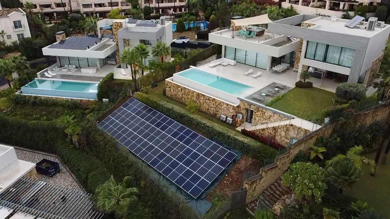 Instalación de Placas Solares en Villa de Nueva Andalucía